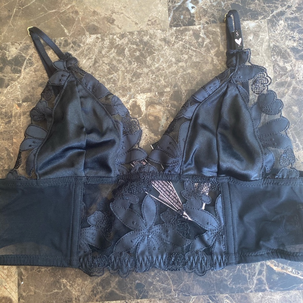 Beautiful satin bralette with floral lace appliqué